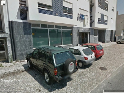 Loja comercial de área bruta de 1.820 m2 - Marinha Grande