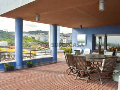 Apartamento T5 à venda em Vila Franca de Xira