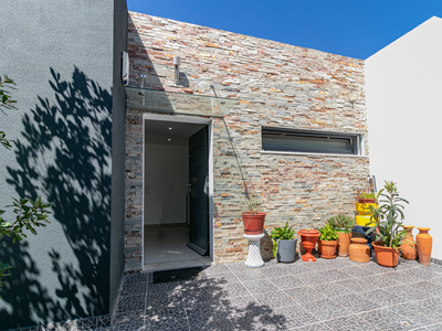 Moradia T3 térrea c/ garagem e anexo na Urb. Quinta da Serralheira | Rua dos Pinheiros, Setúbal