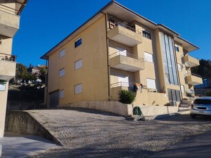 Apartamento T2 à venda em Vila Boa do Bispo, Marco de Canaveses
