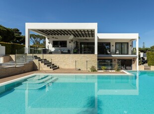Fantástica ampla moradia V4 com piscina, para venda em Vilamoura, Algarve