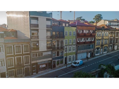 Apartamento T0+1 no centro do Porto