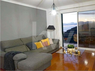 Apartamento T3 no Último andar com vista desafogada para o mar na zona dos Piornais, São Martinho, Funchal