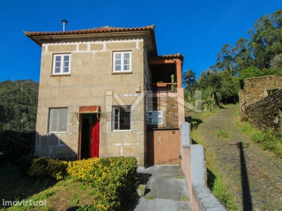 Casa para alugar em Aguiar de Sousa, Portugal