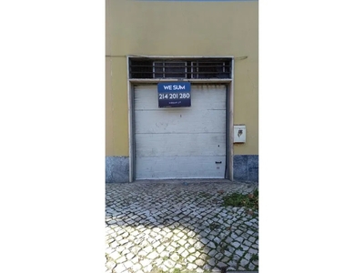 Estacionamento para comprar em Rio de Mouro, Portugal