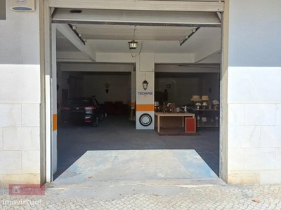 Estacionamento para comprar em Santo Onofre, Portugal