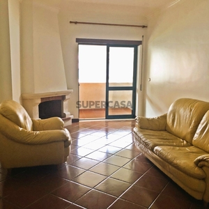 Apartamento T1 para arrendamento em Santo António dos Olivais