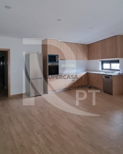 Apartamento T3 à venda em Pinheiro da Bemposta, Travanca e Palmaz