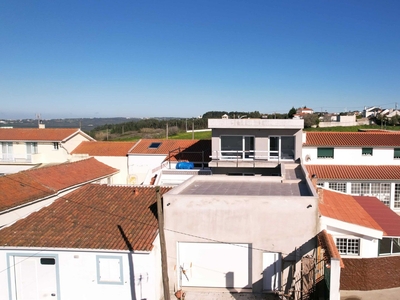 Casa T3 em Alfeizerão de 160 m²