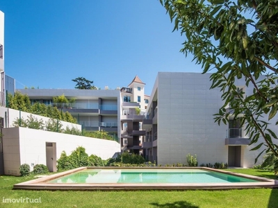 Apartamento T1 sem móveis para arrendar, no Monte Estoril...