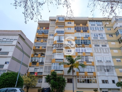 Apartamento T3 à venda em Oeiras e São Julião da Barra, Paço de Arcos e Caxias