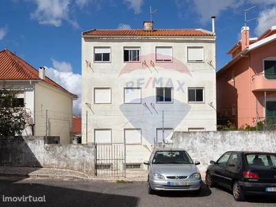 Edifício para comprar em Casal de Cambra, Portugal