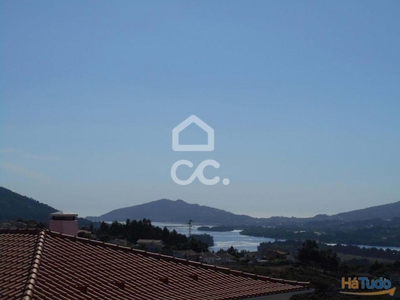 Lote com 950m2 com vistas para o rio, perto do centro- vila nova de Cerveira