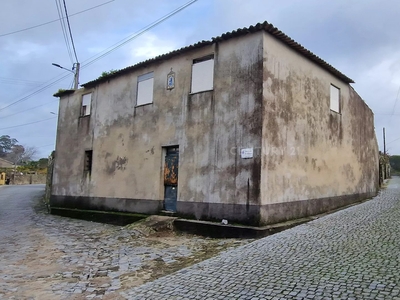 Moradia para restauro, localizada em Vairão, Vila do Conde
