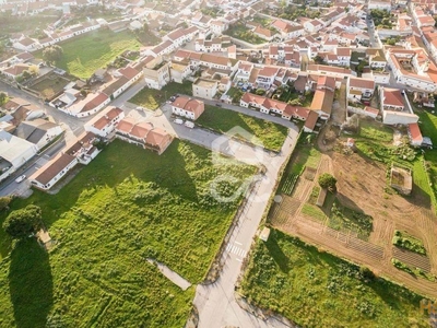 Terreno urbano com 171 m2, para construção de moradia T3 | Viana do Alentejo