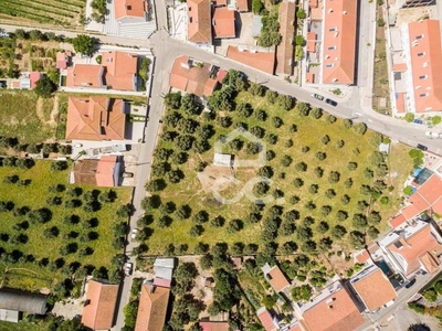Terreno urbano com 4900 m2 para lotear | Aldeia Nova (Rio de Moinhos)