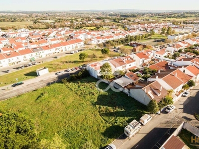 Terreno urbano de 790 m2 para construção | Bairro do Bacelo (Évora)