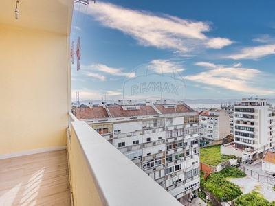 Apartamento T3 à venda em Ajuda, Lisboa