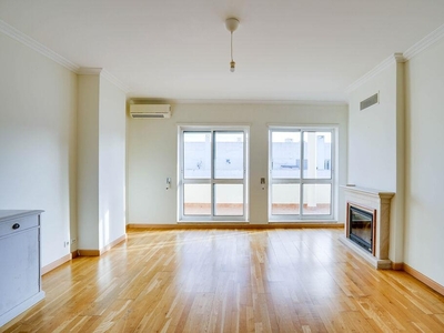 Apartamento T3 em Lisboa de 138,00 m²
