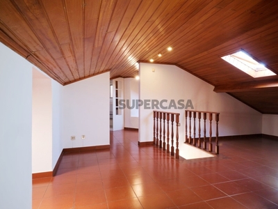 Apartamento T3+2 Duplex à venda em Santo Onofre e Serra do Bouro
