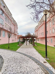 Apartamento T4 à venda em Santo Onofre e Serra do Bouro