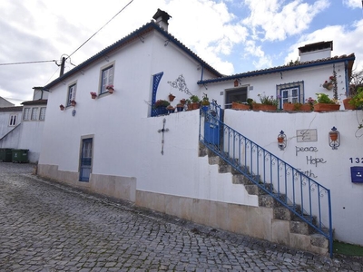 Casa de aldeia T4 em Leiria de 211,00 m²