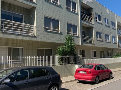 Apartamento T3 Duplex c/garagem e piscina em Arcozelo (DESCIDA DE PREÇO)