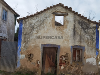 Casa Antiga T2 à venda em Santa Maria, São Pedro e Sobral da Lagoa