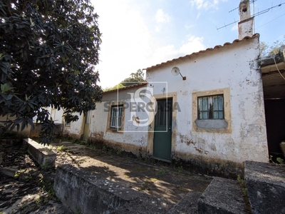 Casa Antiga T3 à venda em Abrantes (São Vicente e São João) e Alferrarede