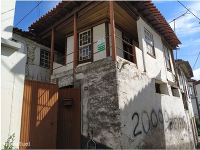 Casa para restauro na Espinhosa, São João da Pesqueira