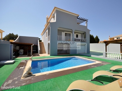 House T4 + 1 Whit Pool