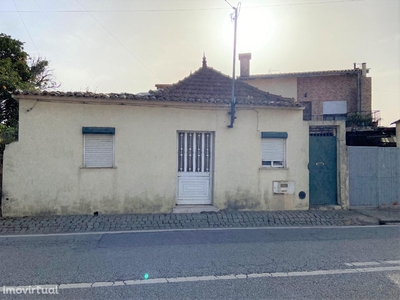 House/Villa/Residential em Aveiro, Estarreja REF:9557