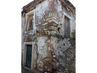 Moradia em ruína em Torres Vedras