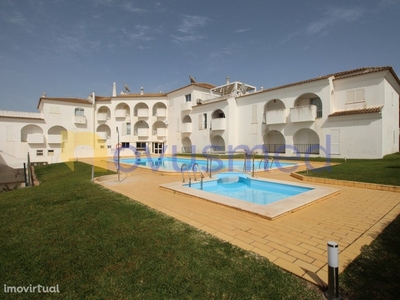 Apartamento T1 com piscina, perto praia do Castelo, Galé,...