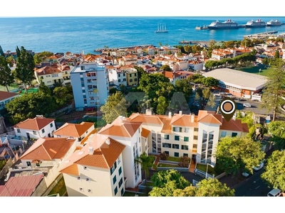 Apartamento T4 à venda em Funchal (Santa Maria Maior)