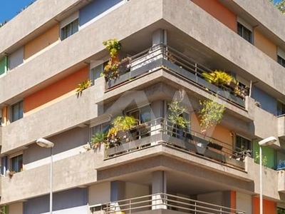 Apartamento T4 Duplex com 3 lugares de garagem, terraço com vista Rio