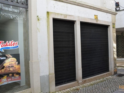 Arrenda loja na baixa de Coimbra