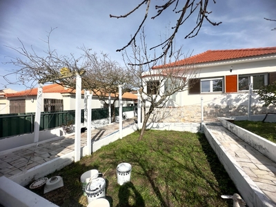 Casa Térrea T3 à venda na Rua Quinta da Silveira de Cima