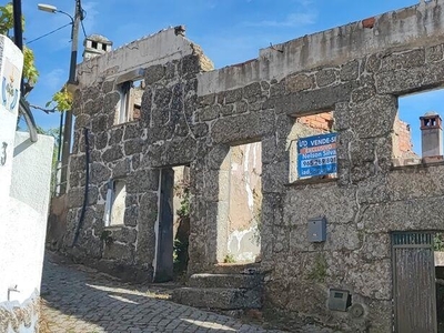 Moradia T2 à venda em Santa Comba Dão e Couto do Mosteiro