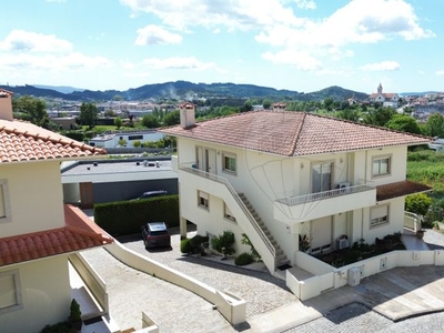 Moradia T3 à venda em Urgezes, Guimarães