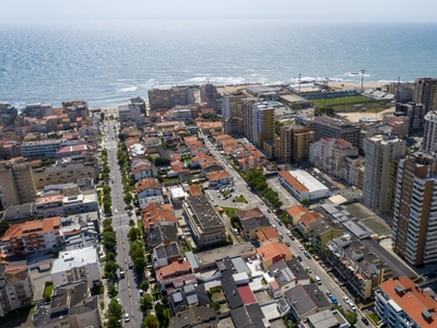 Apartamento T3 à venda na Avenida Vasco da Gama