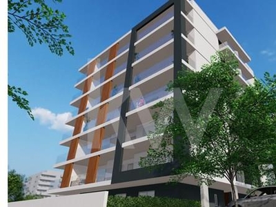 T3 em construção com dois lugares de garagem em condomínio residencial localizado numa zona tranquila em Portimão.