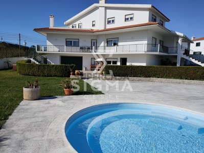 Villa T4 à venda em Bombarral e Vale Covo