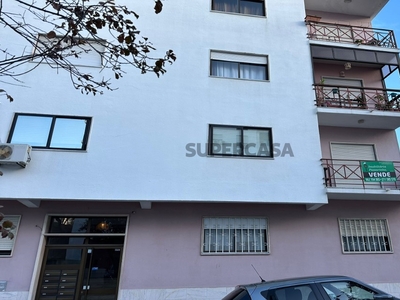 Apartamento T3 à venda na Praceta Leonardo Coimbra