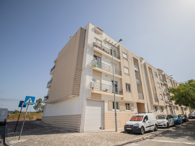 Apartamento T2, R/C, arrumo e parqueamento, Quinta do Grou - IMÓVEL ARRENDADO ATÉ JUL.2026