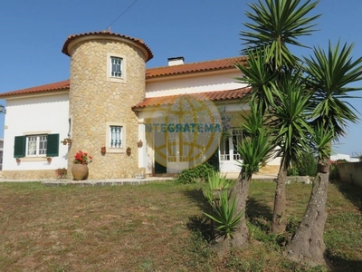 Casa para comprar em Pero Moniz, Portugal