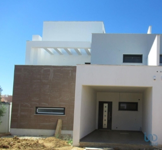 Casa T3 em Faro de 160,00 m²