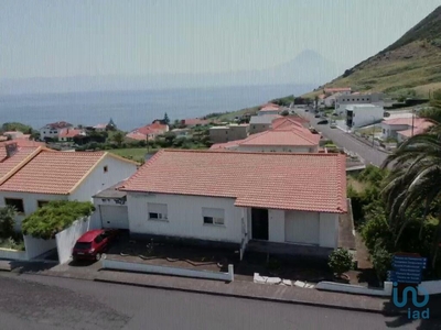 Casa T4 em Açores de 200,00 m²