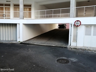Estacionamento para comprar em São Domingos de Benfica, Portugal