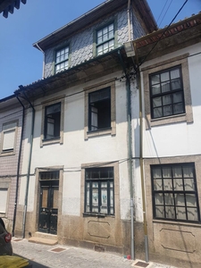 Moradia na zona histórica de Valongo, Porto
